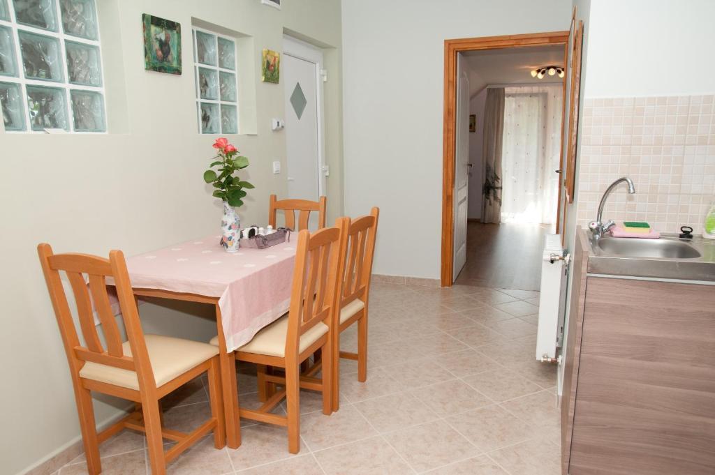Deluxe Apartments Hévíz Стая снимка